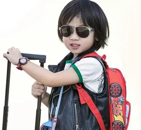 长大了!林志颖14岁儿kimi罕见露脸!网友热议侧面撞脸吴费曼