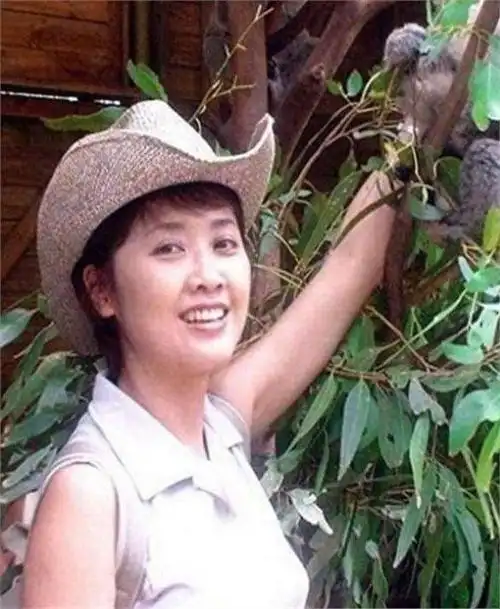 演员朱琳:嫁给圈外丈夫,结婚43年无儿无女,如今她还好吗?