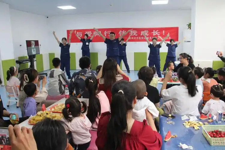 德州市中医院康复医学科举办"与爱同行 伴我成长"庆六一儿童节活动