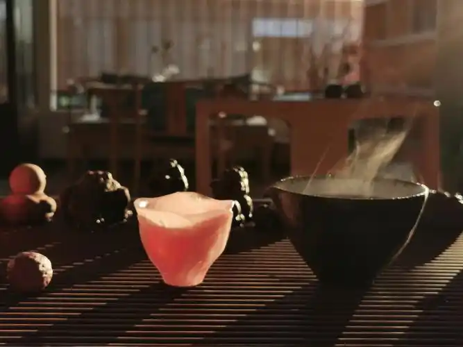 阳光疏影伴一杯清茶