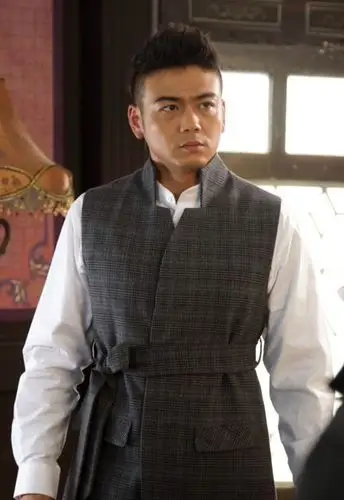 杨烁饰演商行老板査福鼎