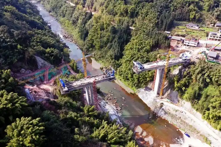 项目建成后,将提升雅安城区到周公山温泉的通达性,支撑成渝地区西向