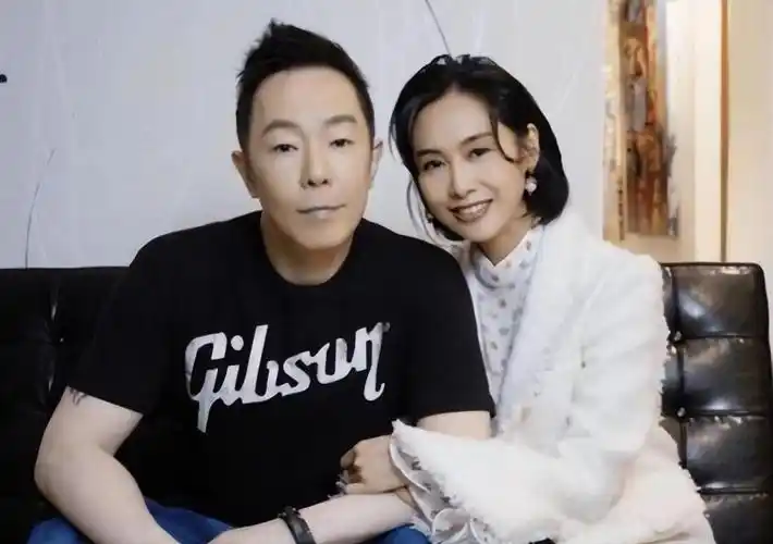 回顾52岁的朱茵近况曝光住破屋开破车昔日女神风光不再