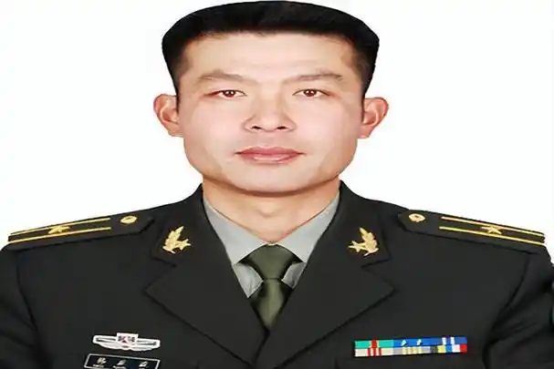 副团长是什么军衔(营长副团长是什么军衔)