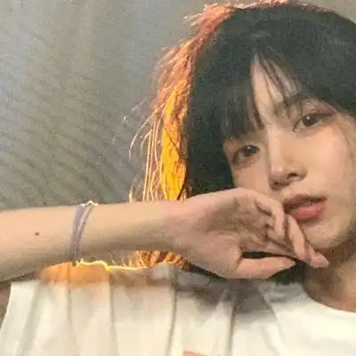 高清漂亮的真人照片同一人20张头像