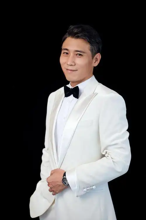 李乃文,叔圈又火起来的一位老腊肉,他的魅力到底在哪里?