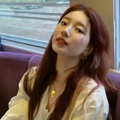 qq女生头像潮流时尚温柔的眼神一看就喜欢的女头