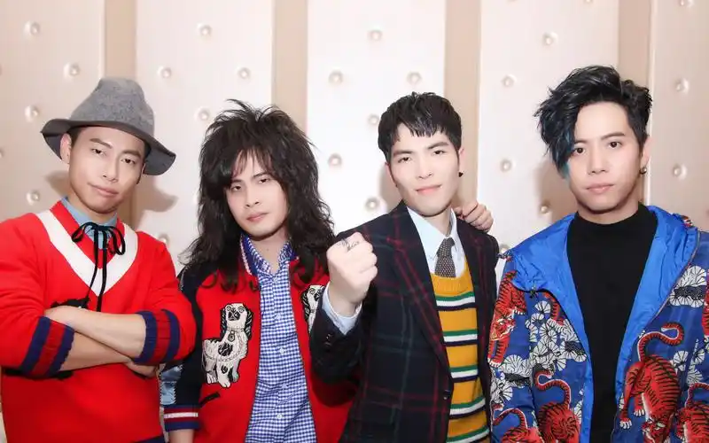 萧敬腾 狮子合唱团 银河面对面网络访谈 《最后的请求》 《为你》即兴