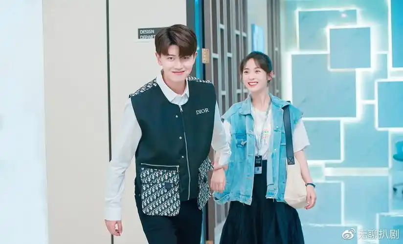 任嘉伦邢菲上演办公室恋情这一波狗粮我先吃为敬