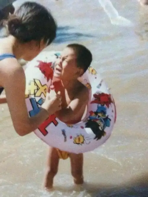 林更新童年泳照##考古林更新发现全是笑料