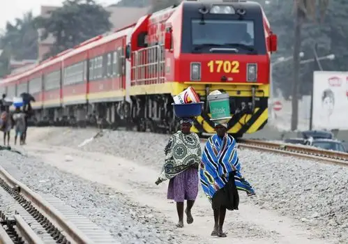 亚吉铁路 ——3蒙内铁路是中国帮助肯尼亚修建的一条全线采用