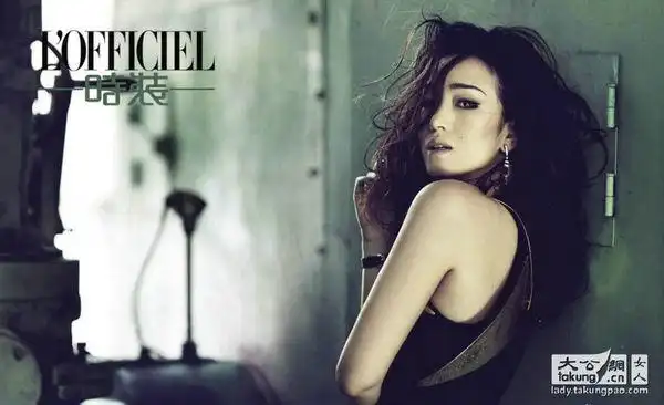 48岁巩俐美腿堪比超模