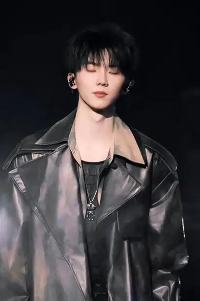 看起来我一出门家里就会进女人#我们的歌传手机挑战##马嘉祺我们的歌