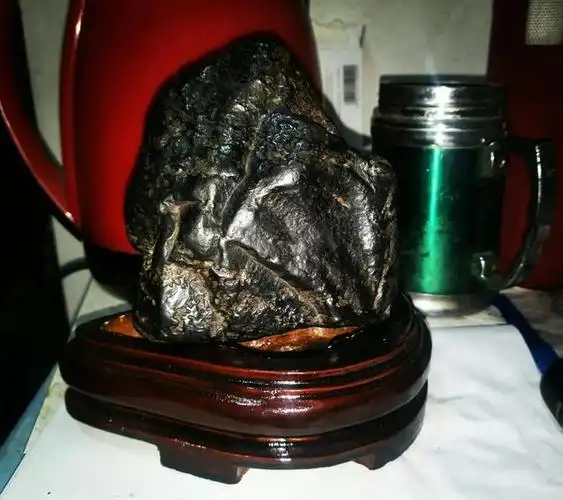 物超1亿美元的陨石全球唯一的黄金熔流线陨石共赏