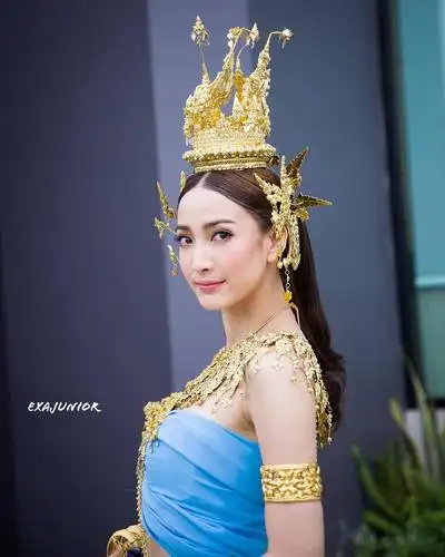 泰国女星参加活动——穿泰服好漂亮