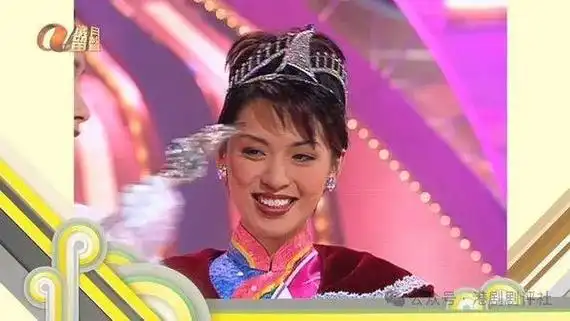 50岁tvb花旦被赞冻龄有活力像少女同龄老公黑眼圈重脸色极差