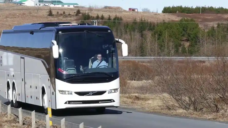 沃尔沃9900大巴车在冰岛