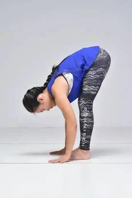 练习站立前屈这些深入和到位的技巧你要知道