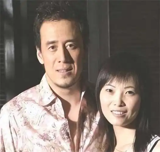 杨坤:北漂10年,从电焊工到驻唱,最难忘初恋女友51岁