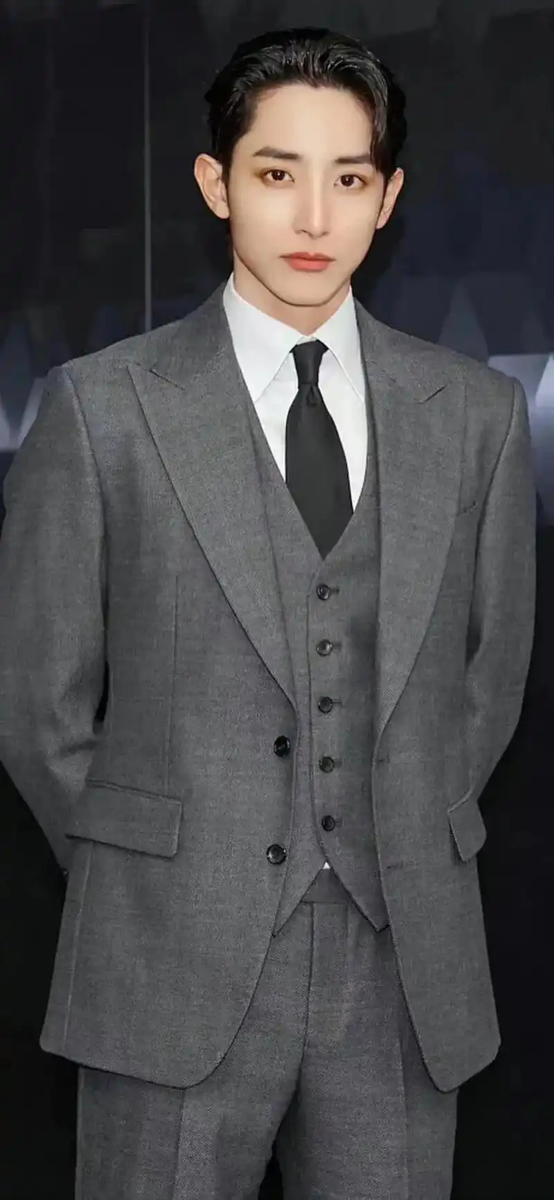 帅哥都是相似的.#李洙赫 #李硕珉 #西装杀 #气场全开 # - 抖音