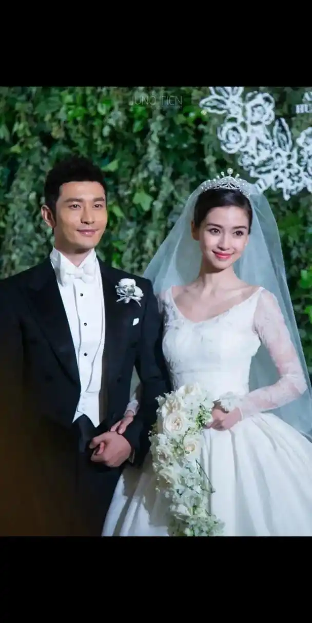 黄晓明在离婚一年多后坦言,他曾经面临了与angelababy的婚姻问题.