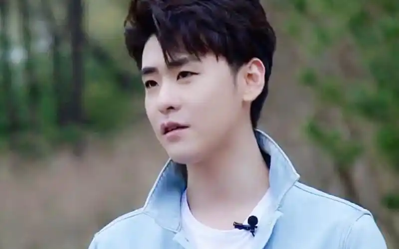 张云雷知道为什么喜欢小狐狸的笑眼了吧