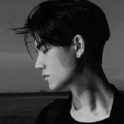 超酷个性男生黑白头像--没空理会你