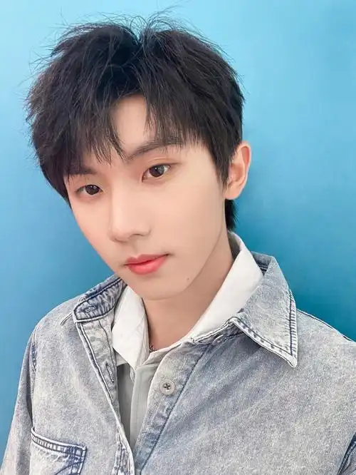 "愿你酷的像风 野的像狗 扎进灯火栏栅"#马嘉祺