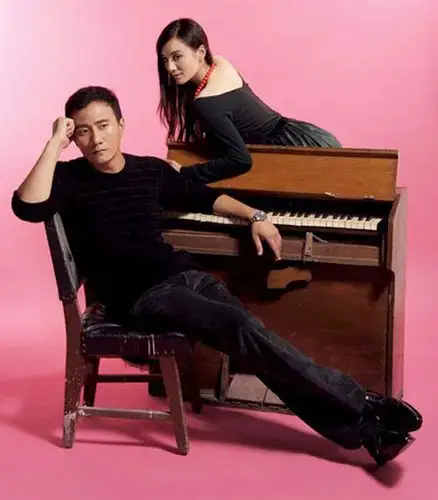 小宋佳胡军至柔至刚演绎性感银幕情侣[组图]