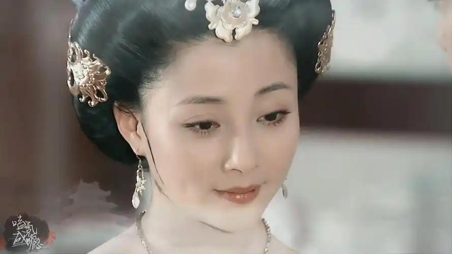 杨玉环/殷桃:回眸一笑百媚生,六宫粉黛无颜色