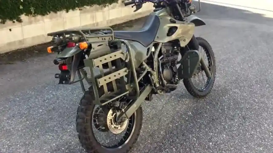 日本军用川崎klx250越野侦察摩托车