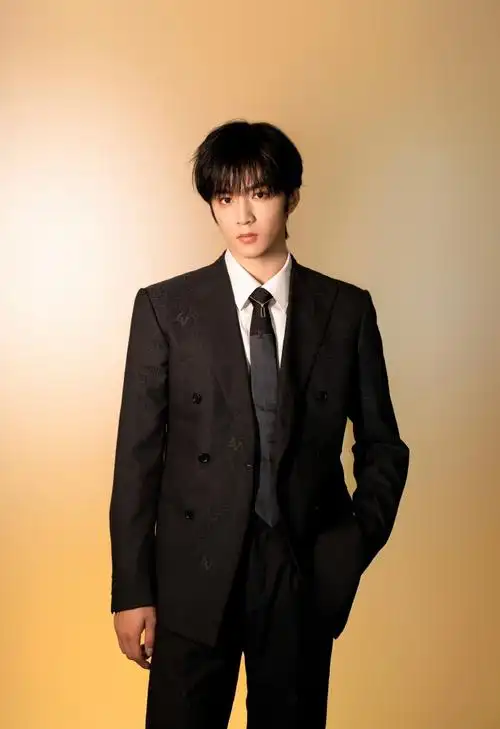 北京国际电影节##刘耀文红毯生图