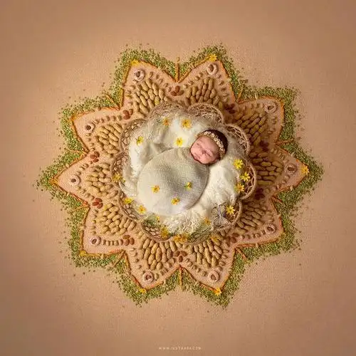 太治愈啦他用十年拍摄几百张曼陀罗婴儿艺术照每一张都和谐有爱绝美到