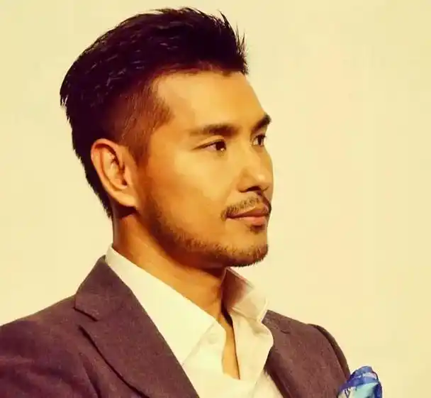 陈展鹏 《铁拳英雄》#香港明星版 - 抖音