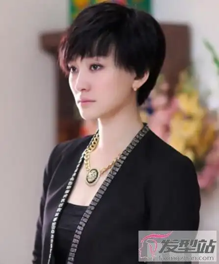 女领导适合什么发型简约干练彰显强大气场