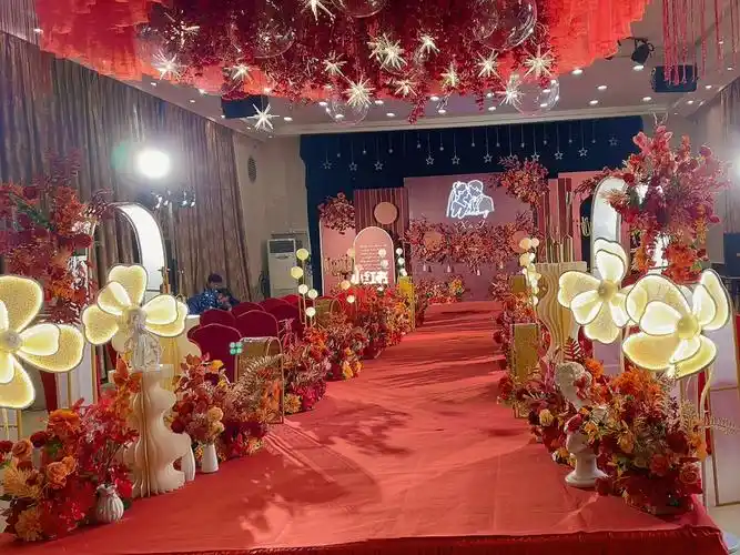 红金色调婚礼现场