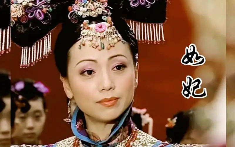 如妃的衣柜自带气场易燃易爆邓萃雯