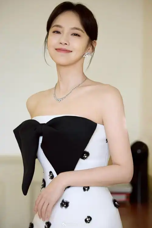 张佳宁获最受传媒关注新人女演员