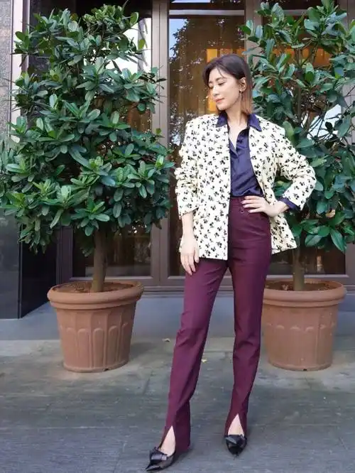 40岁后也要穿得又美又高级贾静雯的气质穿搭很值得借鉴