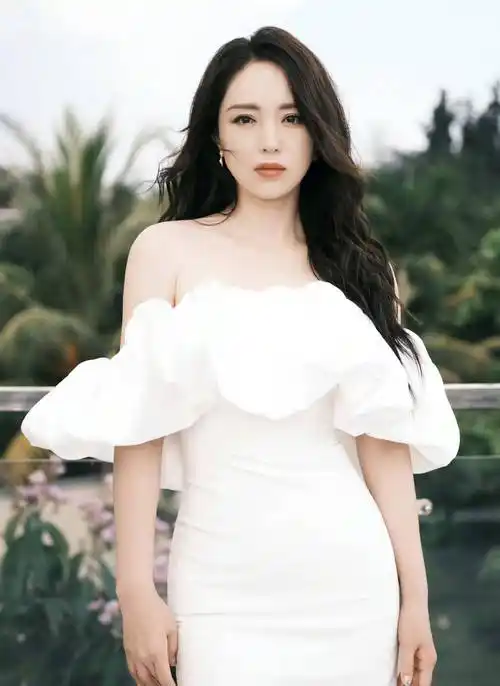 女明星董璇写真合集:温婉贤淑,端庄优雅