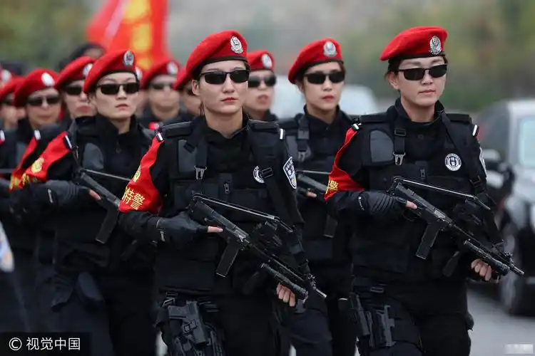 济南特警反恐演练 黑豹突击队上演实战对抗