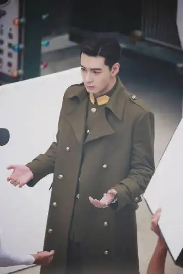 他的主页 他的相册 965 关注 7251133 粉丝 13988 微博 微博电视团