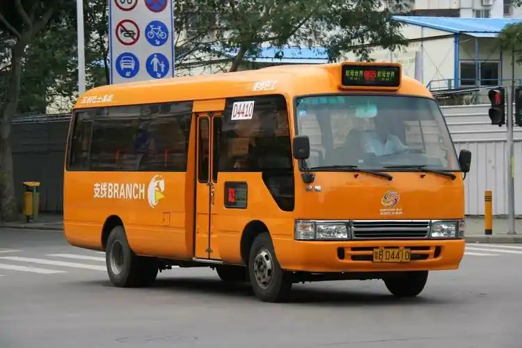支线巴士油电混合动力大巴约2014年以来纯电动大巴▲尾箱全是电气