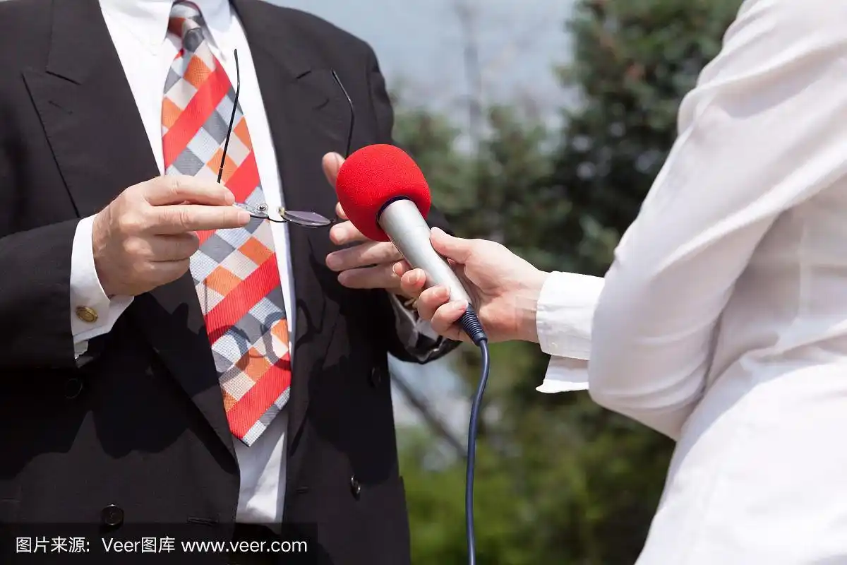 媒体采访.记者.麦克风.