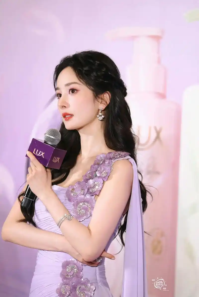 杨幂 昨天在上海出席力士活动太美了吧!生图也好美! - 抖音