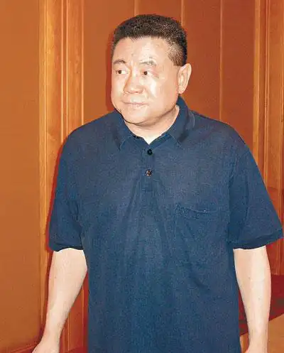 刘銮雄罗杰承列贪污案疑犯涉行贿澳门前高官