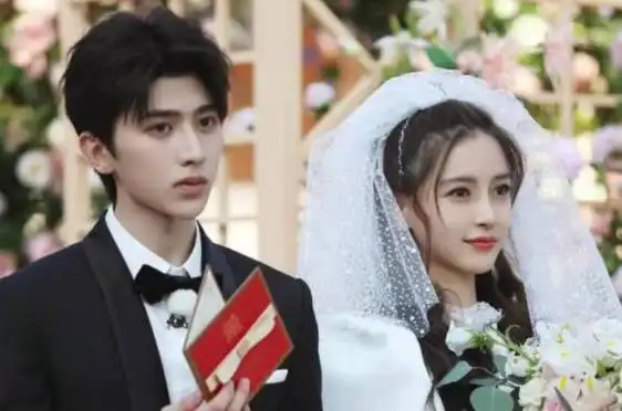 蔡徐坤亲吻baby蔡徐坤是干啥的