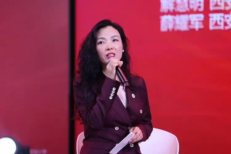 市教育科学研究院院长解慧明,西安外国语大学鄠邑区实验小学校长吕菲