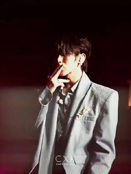 星动剪刀手养成日记##超话创作官##蔡徐坤范思哲全球品牌代言人