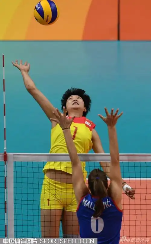 尴尬中国女排夺冠时刻升起的国旗又错了